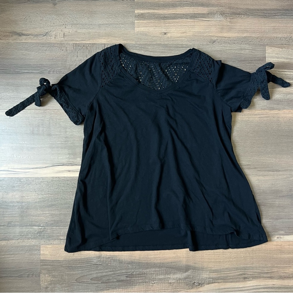 Lane Bryant Black V-neck Eyelet Back & Bow Sleeve Blouse Size 14/16